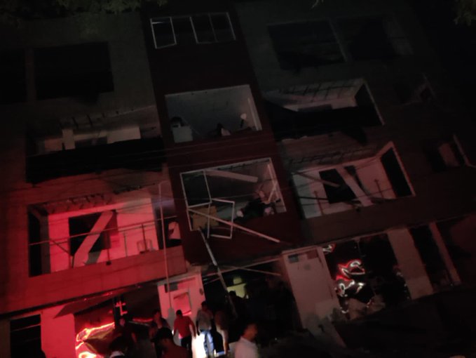 InvisiblesMuros's tweet photo. A car bomb went off in Saravena, Arauca outside the office of a social orhanization and wounded at least 5. Some reports suggest one death early this morning

It isnt immediately clear who was responsible, but some aid groups have since announced they are leaving the region https://t.co/tRLXNpBnrk