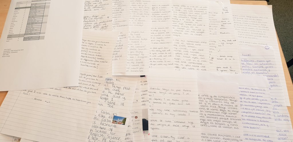 CHSG_MFL's tweet photo. #penpal #Spanish Not easy to travel in the current times but we can still share out lives with people in other countries. 
Here go our Y10 letters to their penpals in #Palencia, #Spain. This is #Carshalton calling! From @CarshaltonHigh to @iesjorgedepal https://t.co/zEvs20MRIp