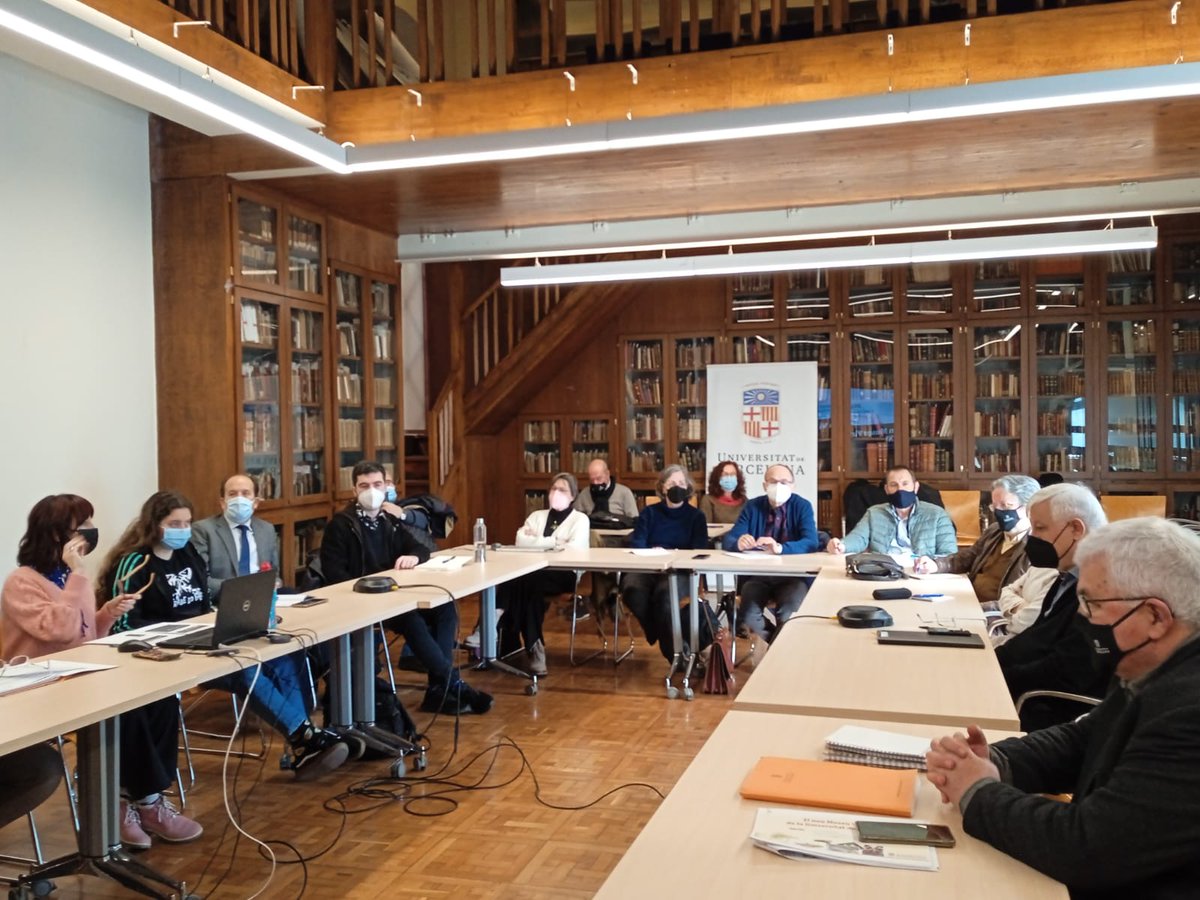 AgustiAlcoberro's tweet photo. Amb degans i responsables de les col.leccions patrimonials de la @UniBarcelona tot analitzant el #Museuvirtual@ub.edu i altres projectes de futur. Orgullosos del nostre patrimoni. https://t.co/iG2AvaoBNv