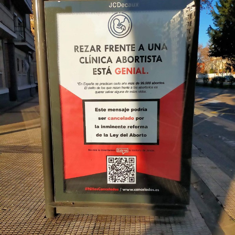 Desde <a href="/zaragozaencomun/">Zaragoza en Común ✳️</a> pedimos al gobierno de <a href="/Jorge_Azcon/">Jorge Azcón</a>  la retirada de esta campaña antiabortista en el espacio público de nuestra ciudad. 

También hemos solicitado que se esclarezcan las razones por las que se ha dado luz verde a una campaña de estas características.