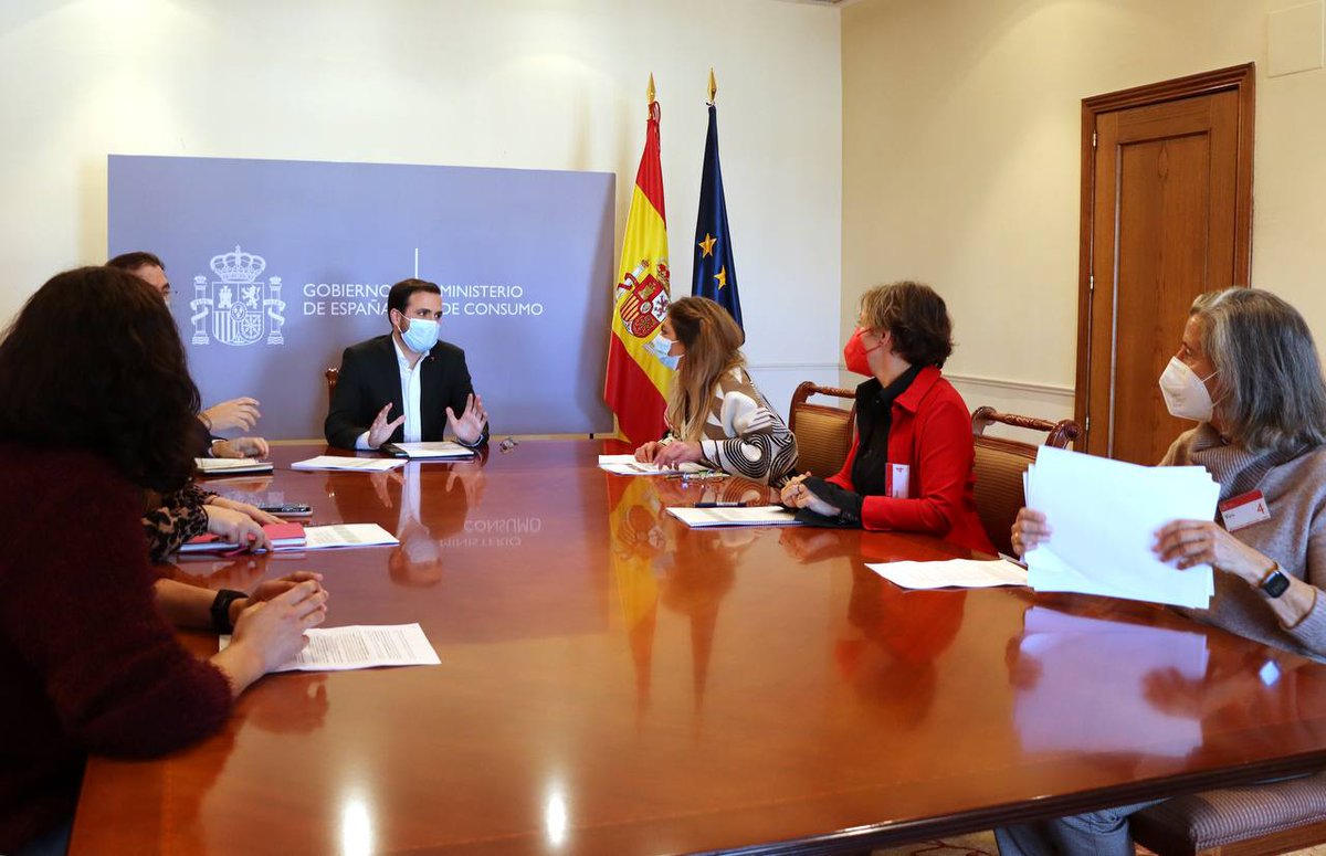 🔹 El ministro de Consumo, <a href="/agarzon/">Alberto Garzón🔻</a>, se ha reunido hoy con representantes de <a href="/FEDEHESA_/">Federación Española de la Dehesa</a>, <a href="/ganad_extensiva/">Plataforma Ganadería Extensiva y Pastoralismo</a> y <a href="/GanaderasenRed/">GanaderasenRed</a>.

En el encuentro han compartido impresiones sobre la situación del sector y el impacto socioeconómico de los diferentes modelos de explotación ganadera.