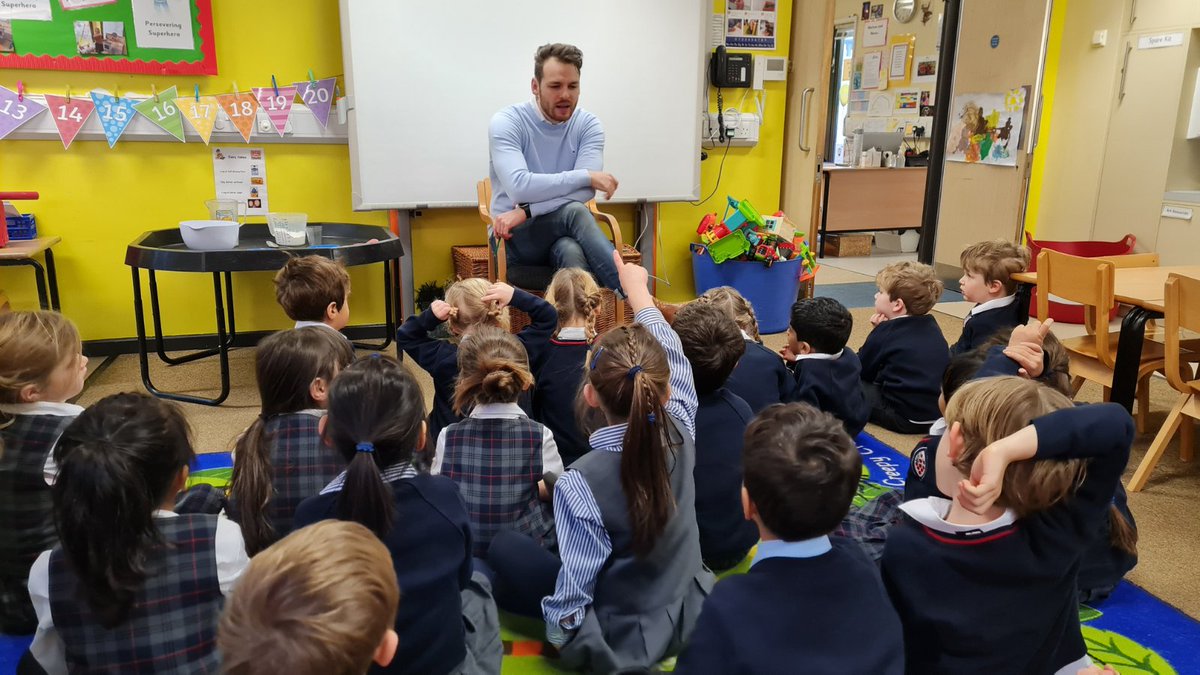 KingsStAlbans's tweet photo. We are expecting some sparkly clean teeth in Nursery and Pre Prep following a visit from dentist and @Old_Vigornians, Rupert Monkhouse. All the children are now experts in how to brush, when to brush and for how long. Thank you for coming @DentistRupert #ShapedByKings https://t.co/PyfzB7nkB1