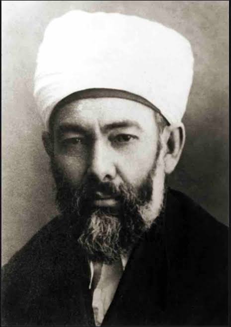 tarihiiimerak's tweet photo. Atatürk'ün talimatı ile Cumhuriyet döneminin en yalın Türkçeli Kur'an tefsir ve mealini yazan Elmalılı Hamdi Yazır, Okan Bayülgen'in dedesidir. https://t.co/6pPRLtNrZZ