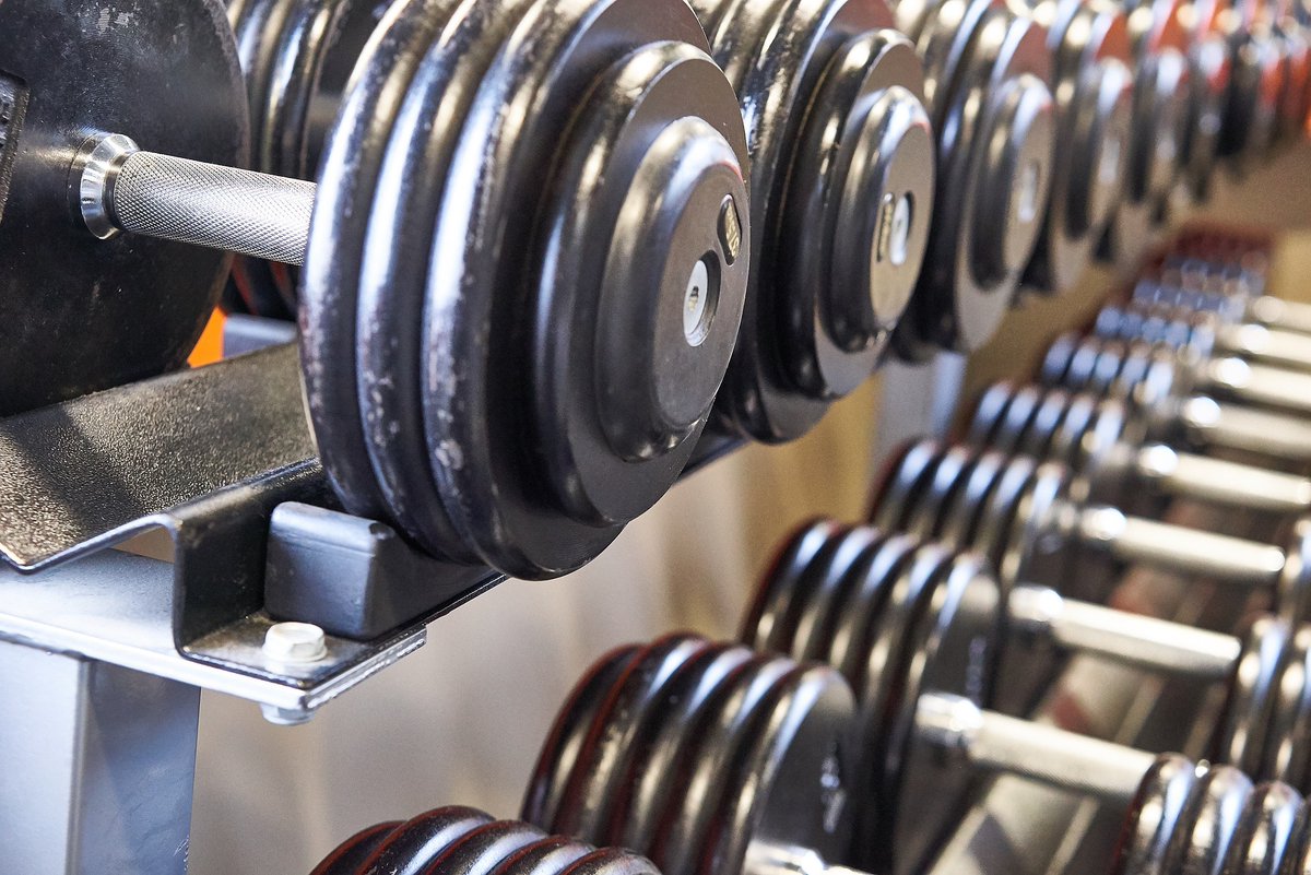 MCZ_nl's tweet photo. Hoe pas je het aantal series, herhalingen en rust van je krachttraining aan op je doel? Lees het in de nieuwe Tip van de Week op: https://t.co/IG06DhfOtx
#Training #mcz https://t.co/Ogyy9DzmGo