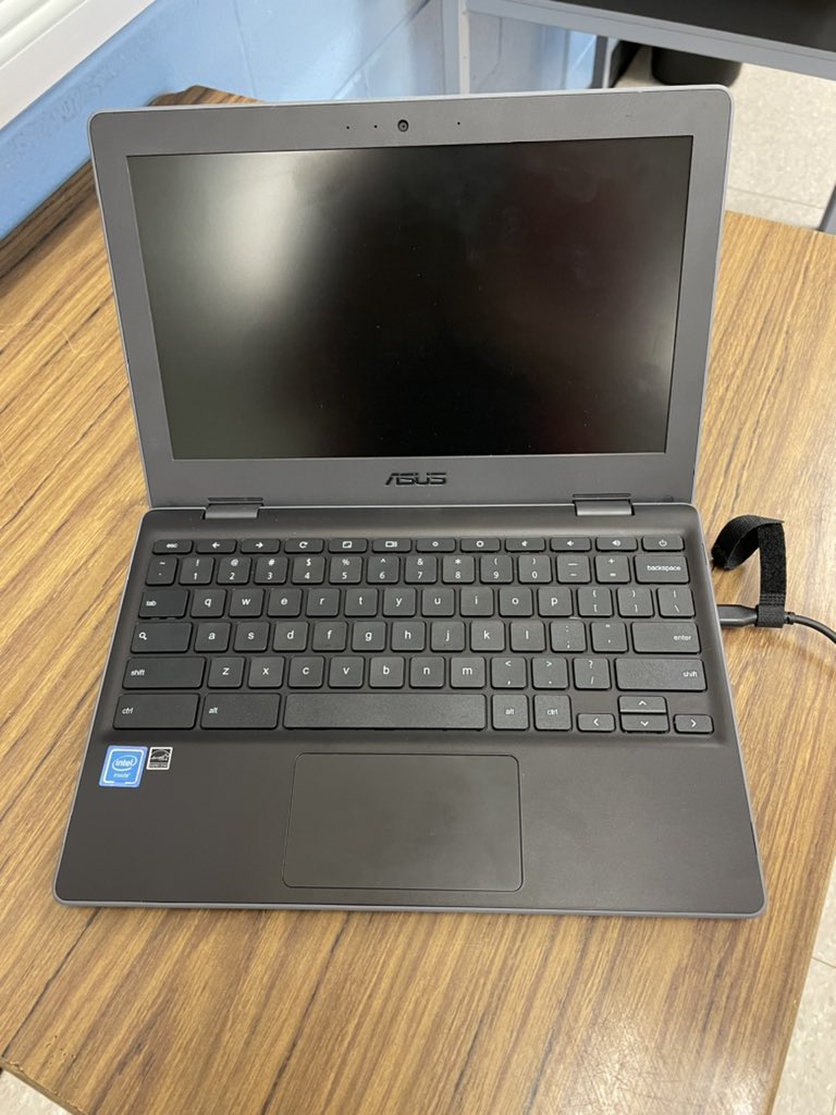 Mme Churchill tweet media