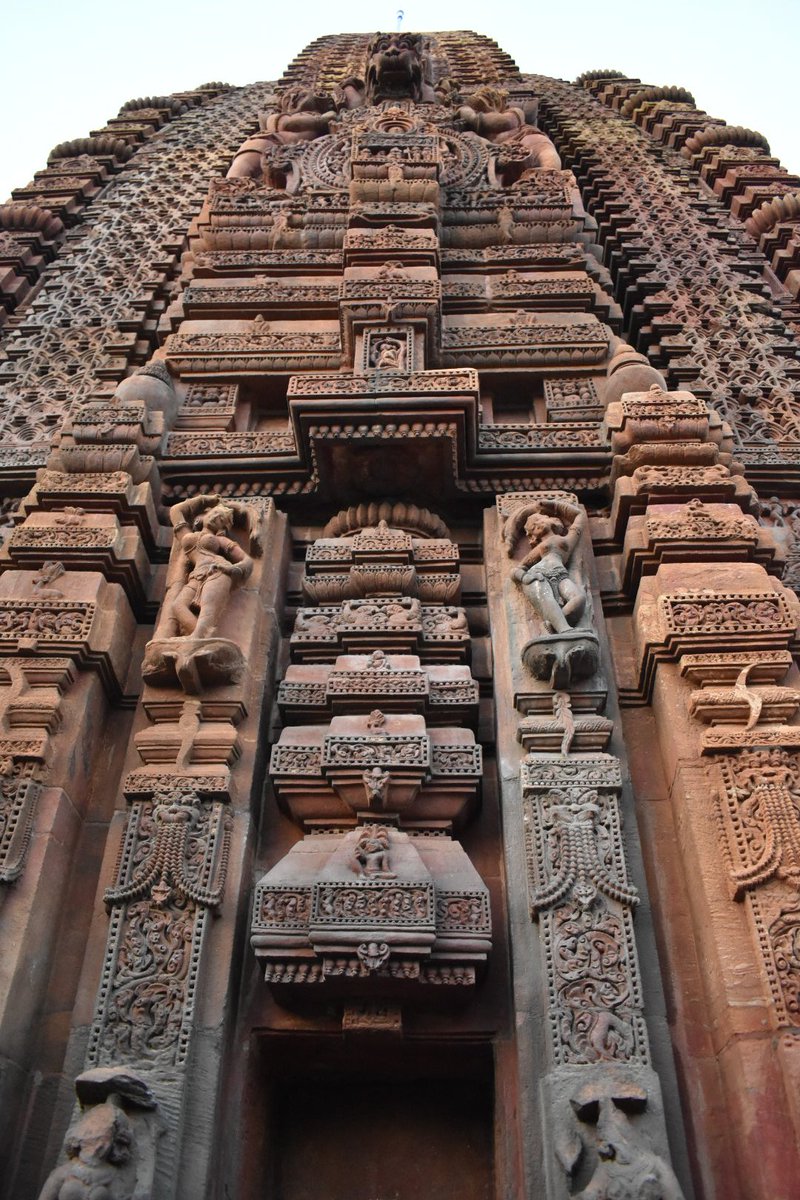 KnowOurTemples's tweet photo. Kalinga architecture, extremely beautiful &amp; intricate.
Mukteshwar temple, Bhubaneswar.
No wonder it is called "Gem of Odisha architecture" https://t.co/im910nNqP8