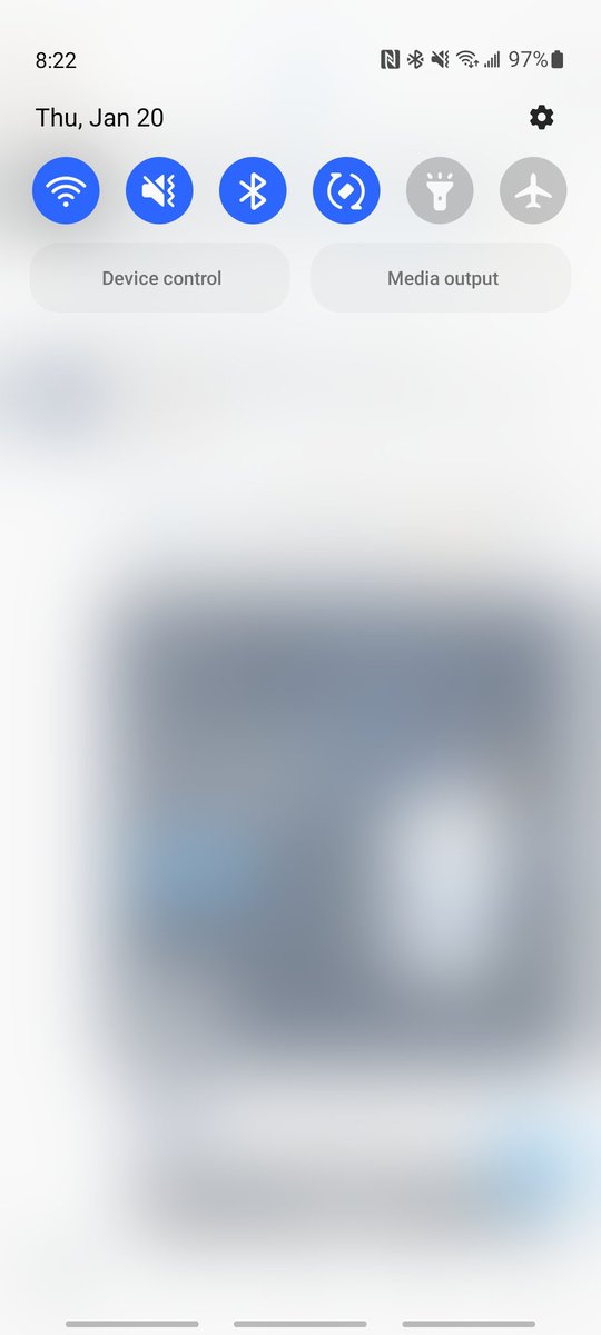 jlancar's tweet photo. @SamsungMobile the notification tray fade-in on OneUI 4 needs an update in usability. It used to be we could glance at notifications no matter how far down we'd slide it down. It now requires a full swipe and takeover to reveal info. Please fix. https://t.co/NLO1LeWhBB