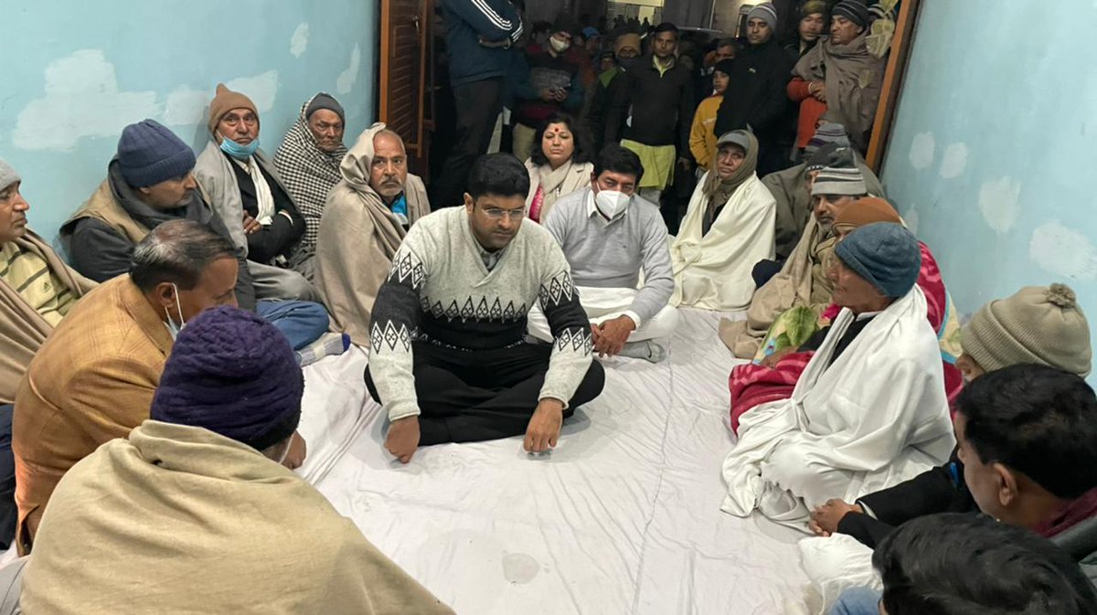 श्रीनगर में शहीद हुए गुरुग्राम के गांव अलीपुर के वीर सपूत सचिन डागर को उनके निवास स्थान पर जाकर श्रद्धांजलि दी। परिवार के साथ दुःख सांझा किया।
