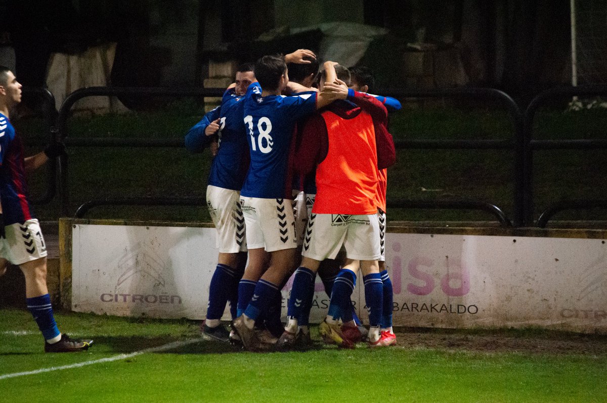 🎉 Así se celebra un 𝗴𝗼𝗹 de 3️⃣ puntos 

✍️ <a href="/izan9gutierrez/">Izan Gutierrez</a> 

#AupaLeioaBETI 💙❤️ #PortugaleteLeioa #TerceraRFEF