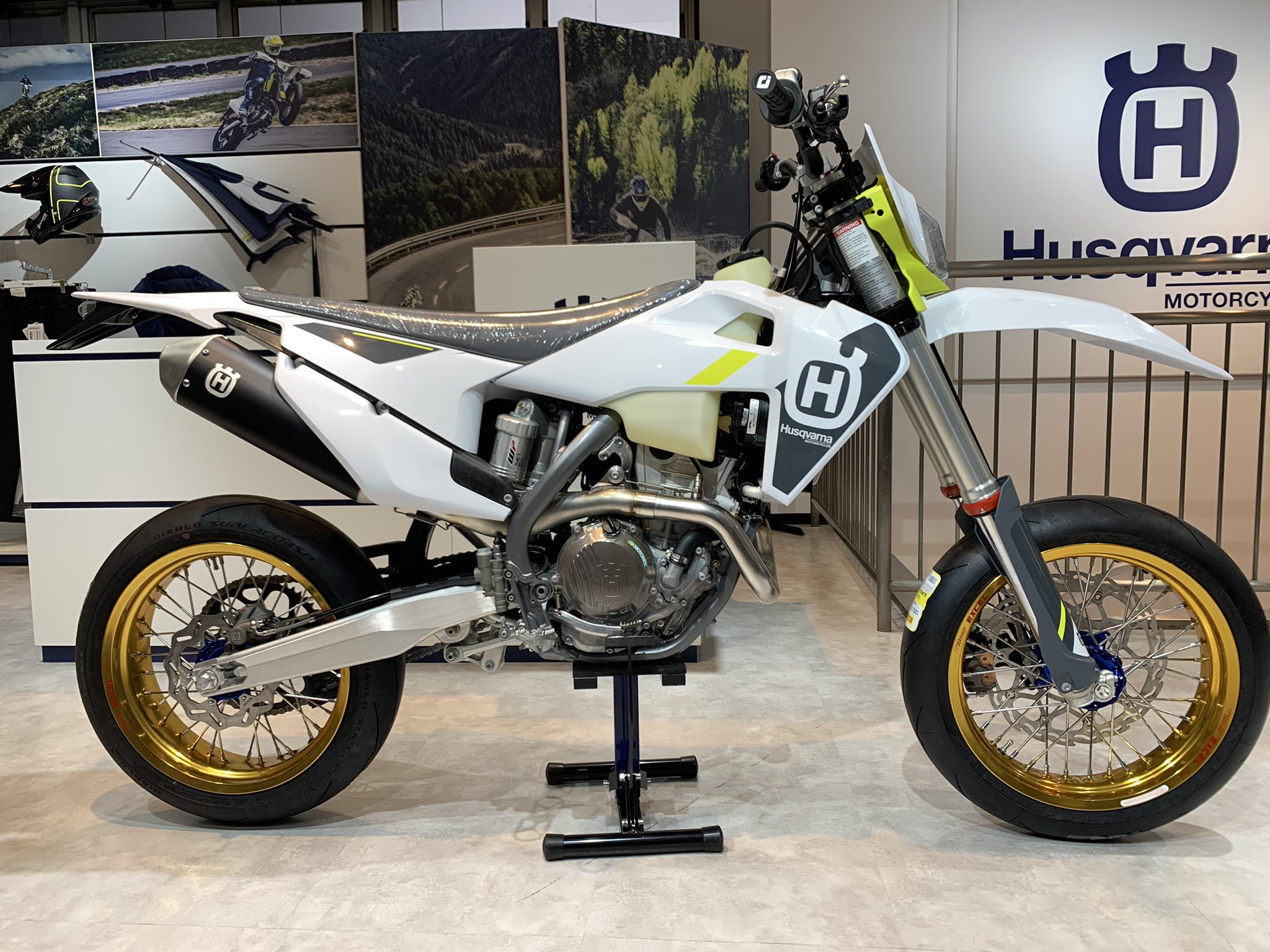 X-এ KTM千葉/ハスクバーナモーターサイクルズ千葉/ビーフリー X-এ KTM千葉/ハスクバーナモーターサイクルズ千葉/ビーフリー