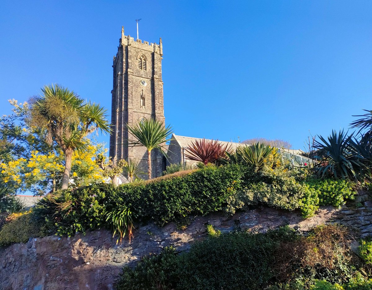 Berrynarbor2020's tweet photo. What a beautiful sunny and warm #January day. #Berrynarbor's church of St. Peter is looking splendid in the #sun. St Peter's is located in the gender of the village and is a grade II listed building. In my opinion Tom's plants set the church off nicely. #Devon, #seaside https://t.co/yAdFpdtU6U