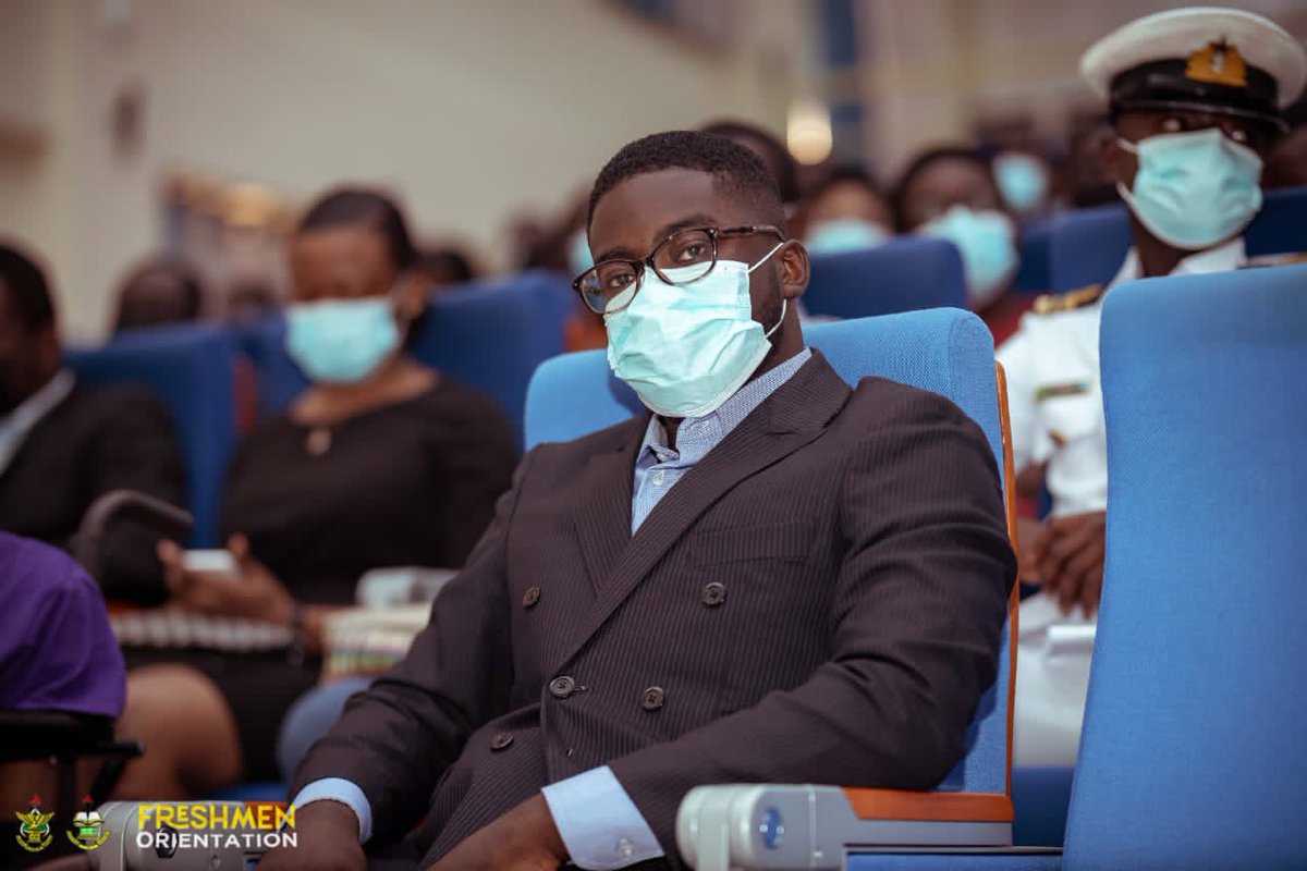 You feel us, we set the pace😄. 

This is the 𝐬𝐭𝐚𝐧𝐝𝐚𝐫𝐝! 

#SRCFreshersOrientation