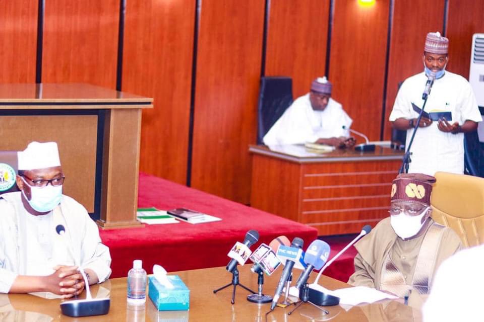 voiceofniger's tweet photo. Bola Ahmed Tinubu visits Minna. He was received by Gov Abu Sani Bello

@NigerStateNG @NupeConnect @connect_bida @MP_Muye @EveryNigerlite @mxloaded_com_ @mkmailng @NigerBreed @ https://t.co/KRM0B28QCd