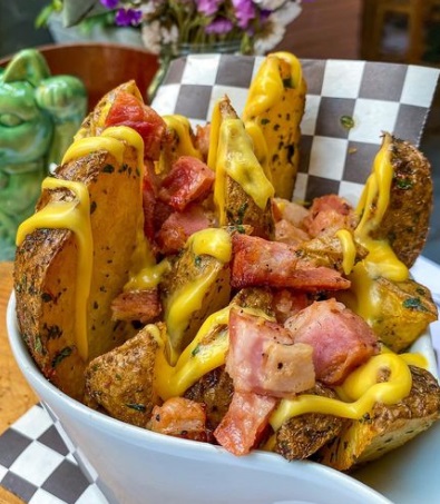 Las papas más bravas de toda #Venezuela las encuentras en <a href="/elgattobistro/">El Gatto Bistro</a>, vente a la Urb Calicanto en #Maracay y no dejes de probarlas, disfrutarlas y sobre todo vivir los más inolvidables #GattoMomentos 🙀. #Yeah #Venezuela