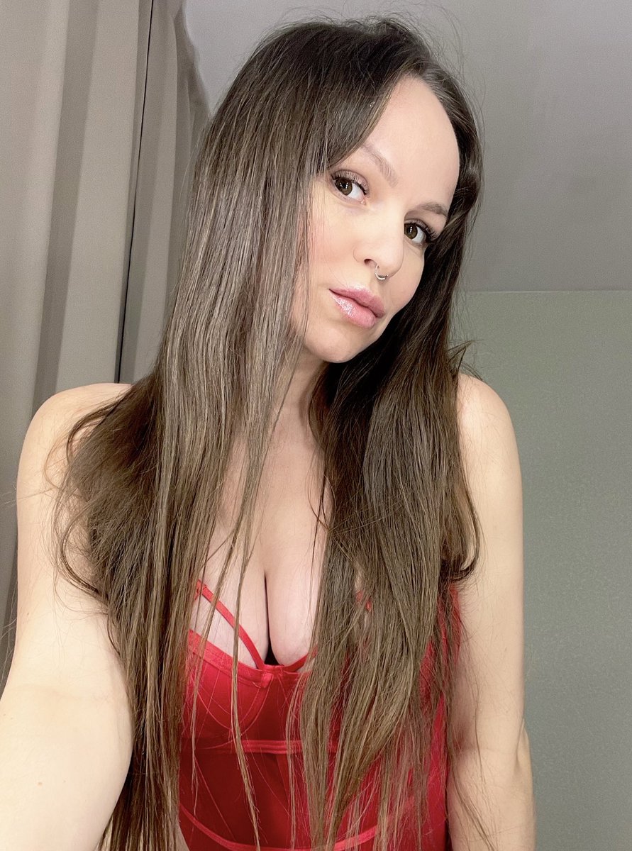 RileyFlexible's tweet photo. Meow 😻 

#BikiniWoman #cute #sport #beautiful #allnaturalgirls #CurvyWomenAreBeautiful #onlyfans #FOOTFETİSH #bootygirl #flexible https://t.co/ZorXuKFLgu