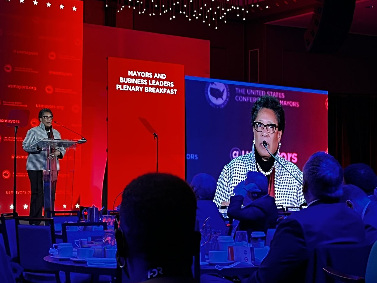 #MayorsDC22 Honorable Marcia L. Fudge - Secretary US Department of Housing and Urban Development “We are charged to help those who live on the outside of hope”   “our work transforms peoples lives” <a href="/SecFudge/">Secretary Marcia L. Fudge</a> <a href="/mlfudge/">Marcia L. Fudge</a> #SheCares #EquityMatters <a href="/usmayors/">The United States Conference of Mayors</a> #TransformationalInvestments