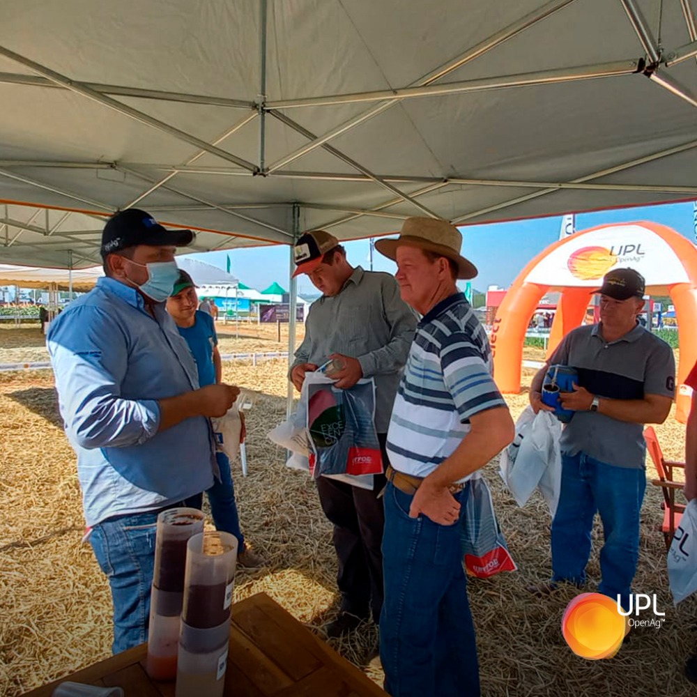 UPLParaguay's tweet photo. El pasado 19 de enero tuvimos nuestro día de campo en la cooperativa Sommerfeld. Agradecemos a todos por pasar a nuestro stand y ver nuestros más nuevos productos y nuestro Pronutiva UPL 🌱 https://t.co/gm2bjVqpKj
