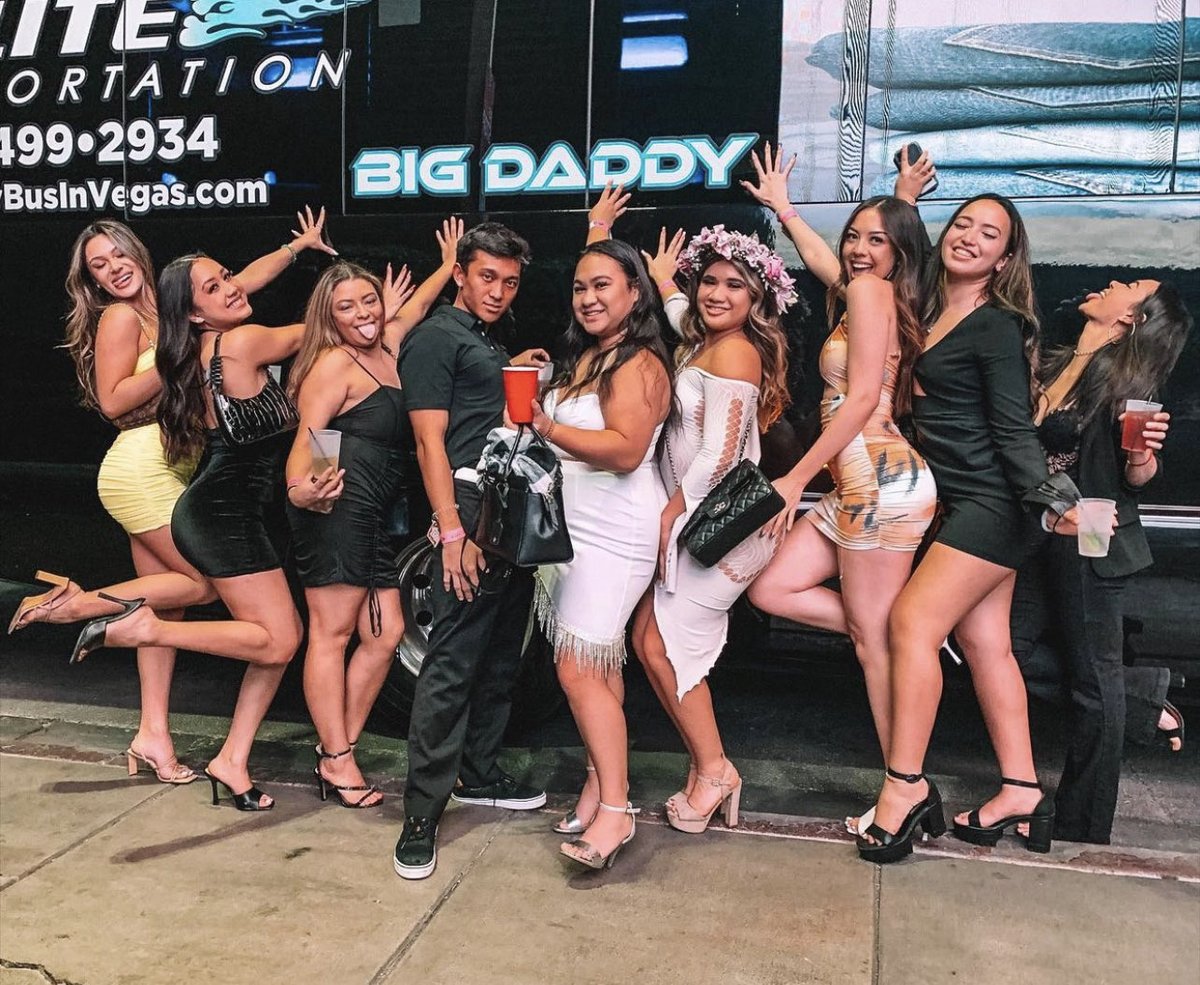 ELITETRANSPORTA's tweet photo. We Offer The Best Limo and Party Bus Experience In Vegas.Give Us a Call To Book Your Next Party. #vegaslimo #Vegaspartybus #elitetransportation #vegasstrong #partybus #vegasbound #vegasvacation #vegasbaby #sincity #partybusvegascrawl #vegaslimousine #edc #lasvegaspartybus #EDC https://t.co/ZSCvZZvTR9