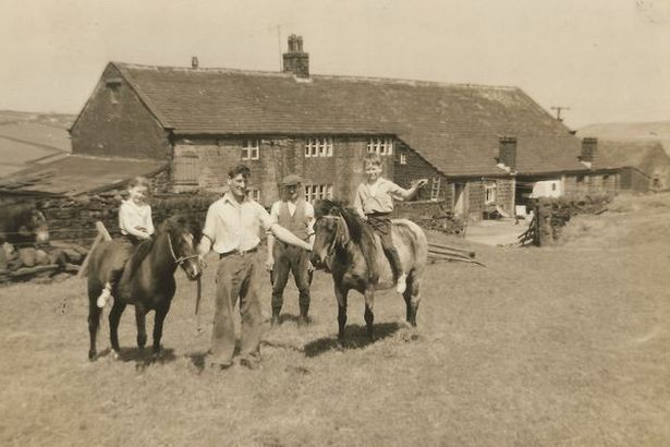 CityLifeManc's tweet photo. Legend has it the previous owner of Stott Hall Farm - a man called Ken Wild - refused to sell his land when plans were approved for the motorway in the 1960s so instead engineers just built around it https://t.co/xdYpc5saaO