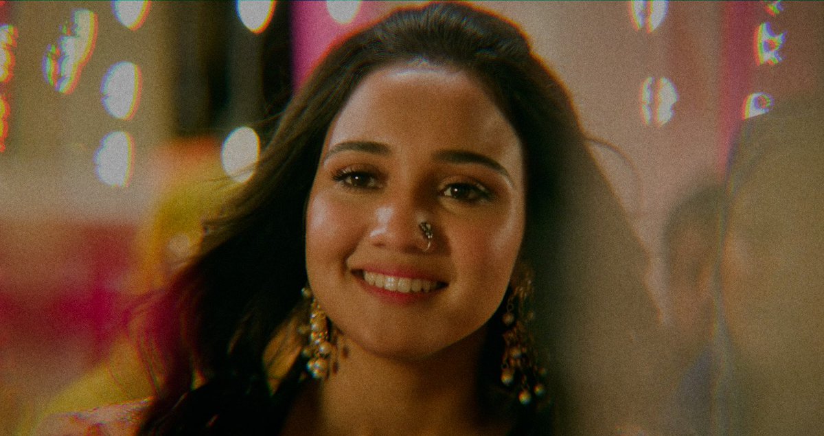 taareginn_'s tweet photo. This🥺🤍

#AshDeepMV  #AshDeep 

DIL TUJHKO CHAHE OUT NOW https://t.co/uPJWOn85hh