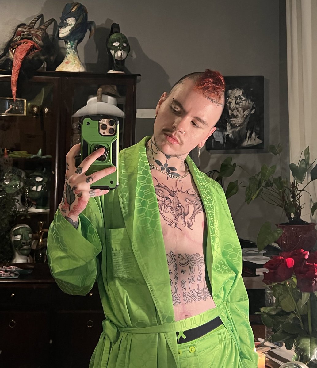 SHREK 666 tweet media
