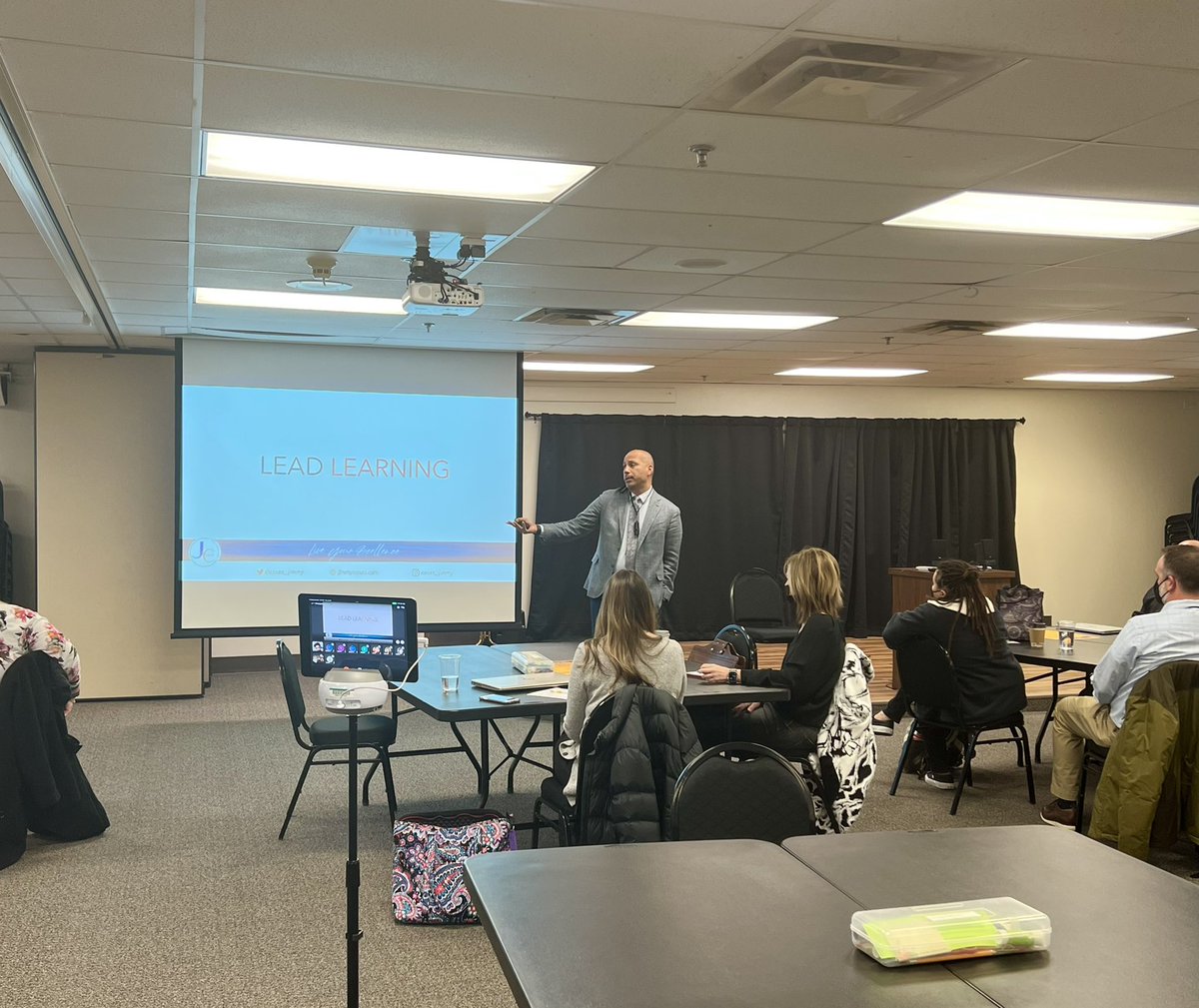 DrMattGutierrez's tweet photo. Excited to have @casas_jimmy back in @SeguinISD to help our campus leaders become even stronger builders of culture! #1Heart1Seguin https://t.co/GHERS4mGbx