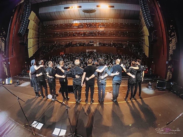 UmbertoTozzi's tweet photo. Strepitosa Milano‼️
Grazie per questi due giorni meravigliosi ❤️
Foto di @SteBrovettoPh
#raftozzitour @fepgrouplive @MomyRecords @RadioItalia https://t.co/L4SsKeyPw7