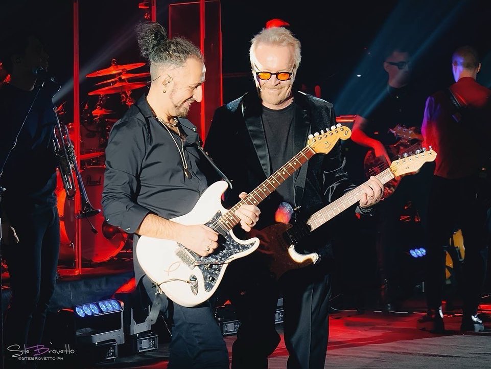 UmbertoTozzi's tweet photo. Strepitosa Milano‼️
Grazie per questi due giorni meravigliosi ❤️
Foto di @SteBrovettoPh
#raftozzitour @fepgrouplive @MomyRecords @RadioItalia https://t.co/L4SsKeyPw7