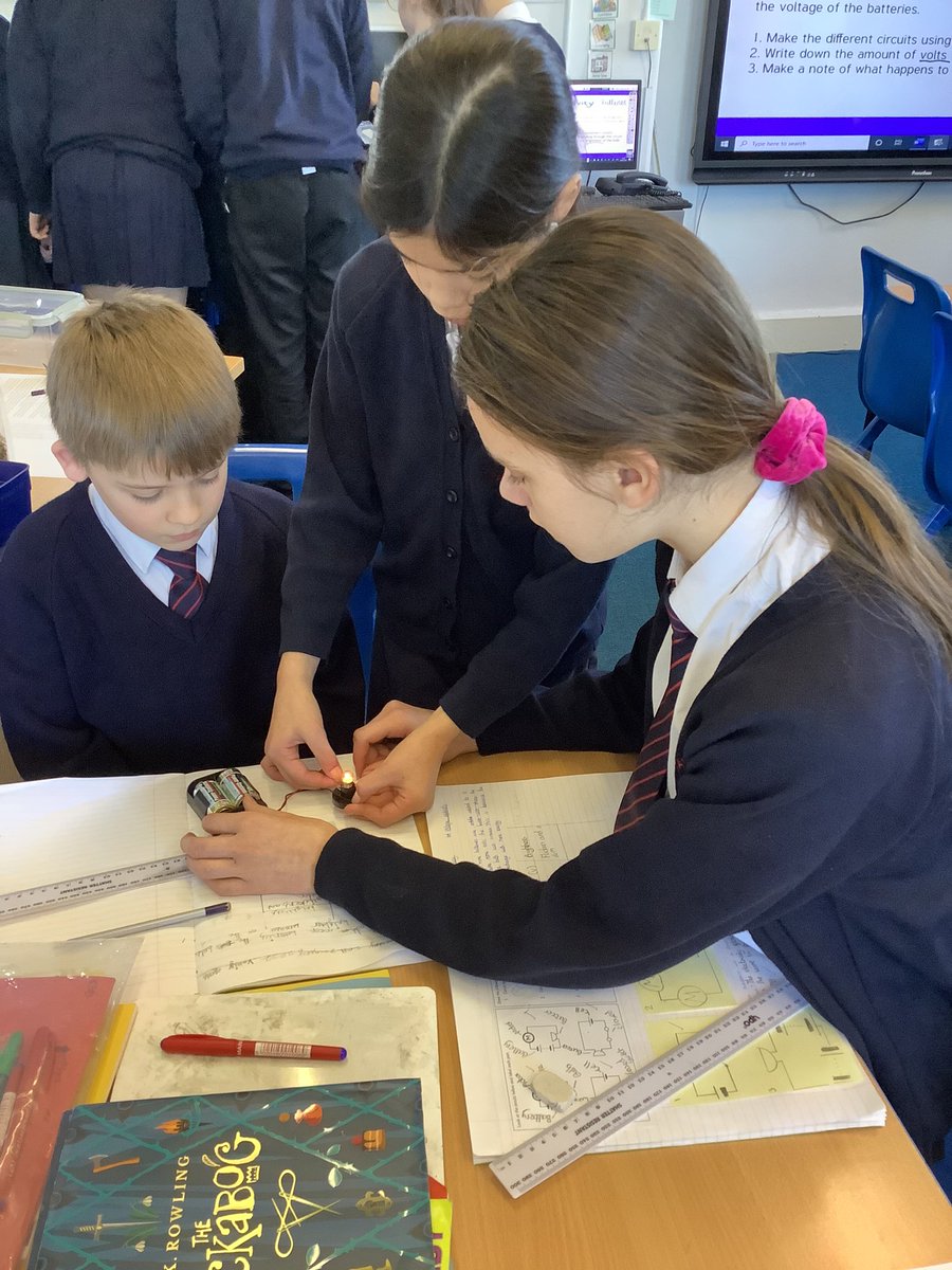 MrsMalcolmStAug's tweet photo. This afternoon, year 6 investigated how changing the voltage affected the brightness of a bulb. #staugscience https://t.co/Hqr9Kp6Ixx
