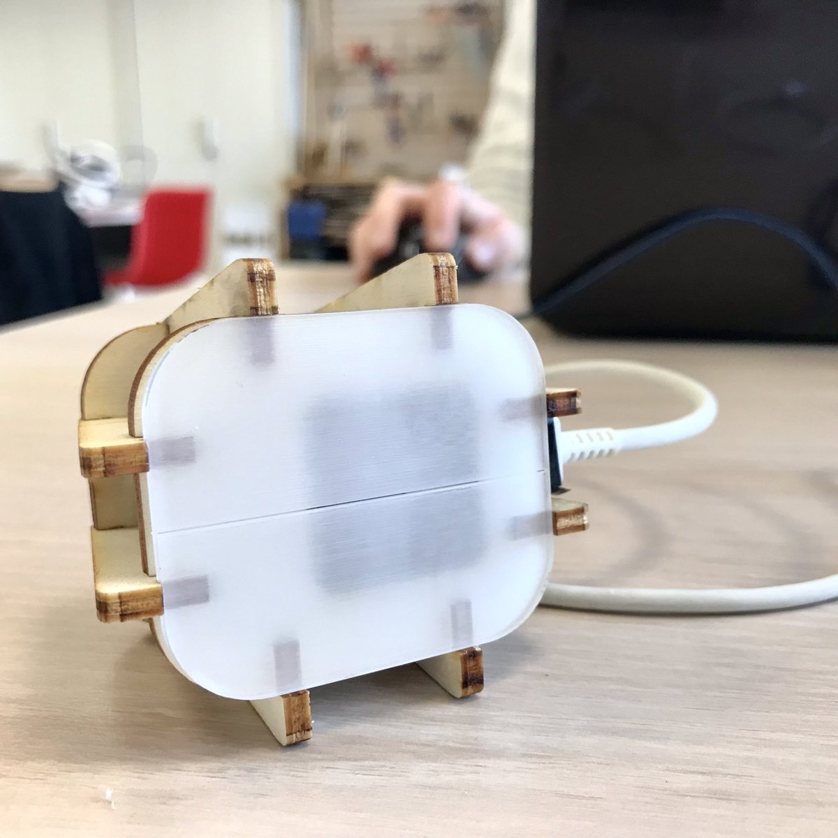 edulab_r2's tweet photo. Samedi de 15h-17h, à la @mdqLaTouche, venez découvrir et commenter le prototype de capteur CO2 facile-à-monter imaginé par le réseau @LabFabfr en partenariat avec @mcerennes. 

Nous sommes heureux d’échanger et de contribuer à la mesure DIY du CO2 ouverte ! @nousaerons https://t.co/5GhAp502c5