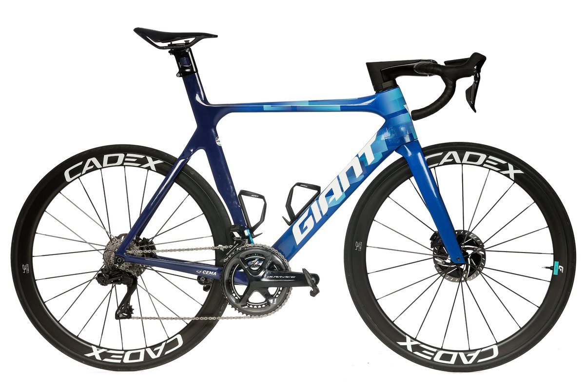VelonCC's tweet photo. Select your favourite from these four WorldTour bikes... 🥰

1) @TrekSegafredo's Trek Madone (📸 @hardyccphotos)
2) @Movistar_Team's Canyon Aeroad CFR (📸 @PhotoGomezSport)
3) @GreenEDGEteam's Giant Propel
4) @IntermarcheWG's Cube Litening C:68X https://t.co/VPF2TUUNmy
