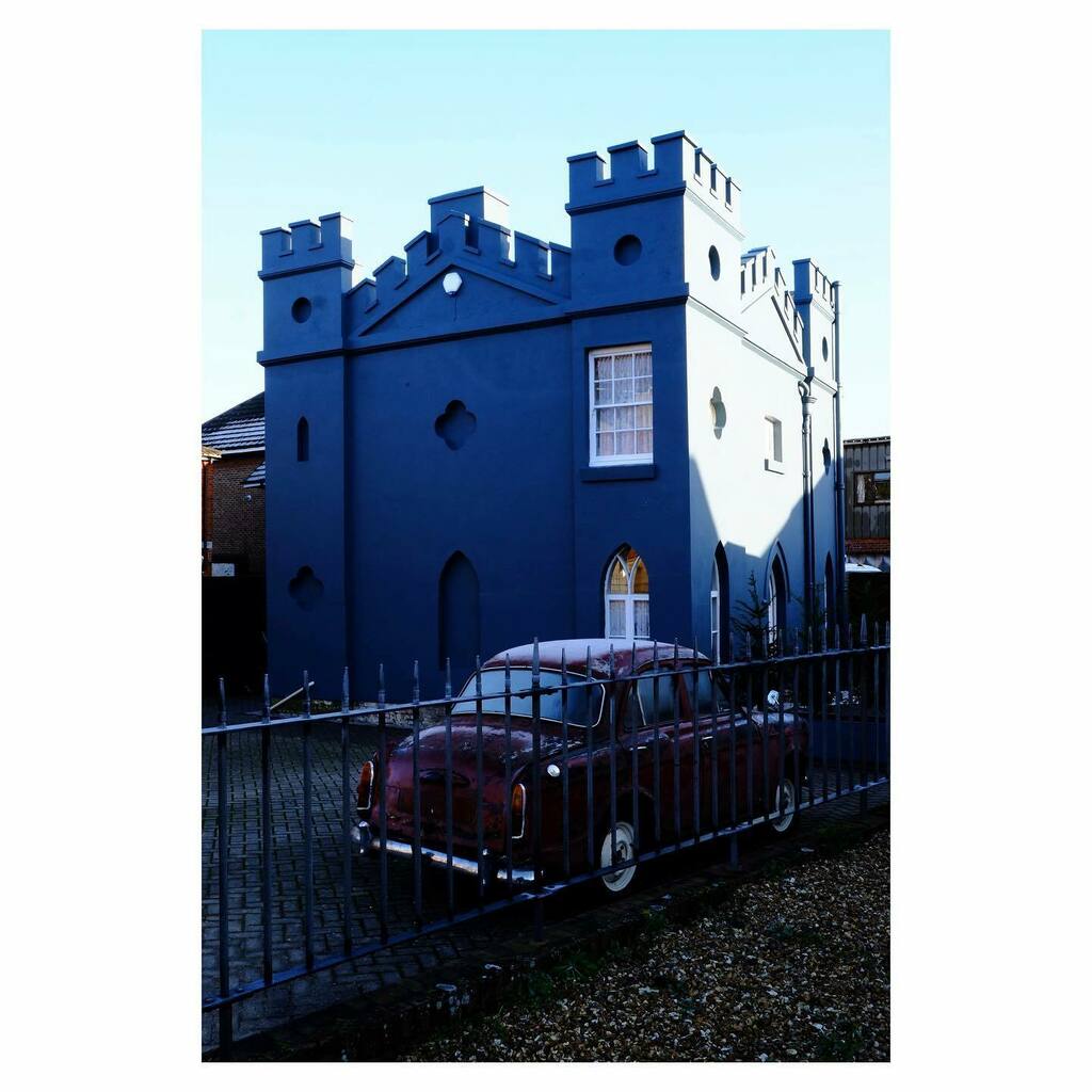 simpletea's tweet photo. The Portswood Castle | Fuji XE1 &amp; 23mm f2 velvia film sim recipe from @fujixweekly 
#fuji #portswood #highcontrast https://t.co/MRHipW9Txk https://t.co/evqKOdzXnS