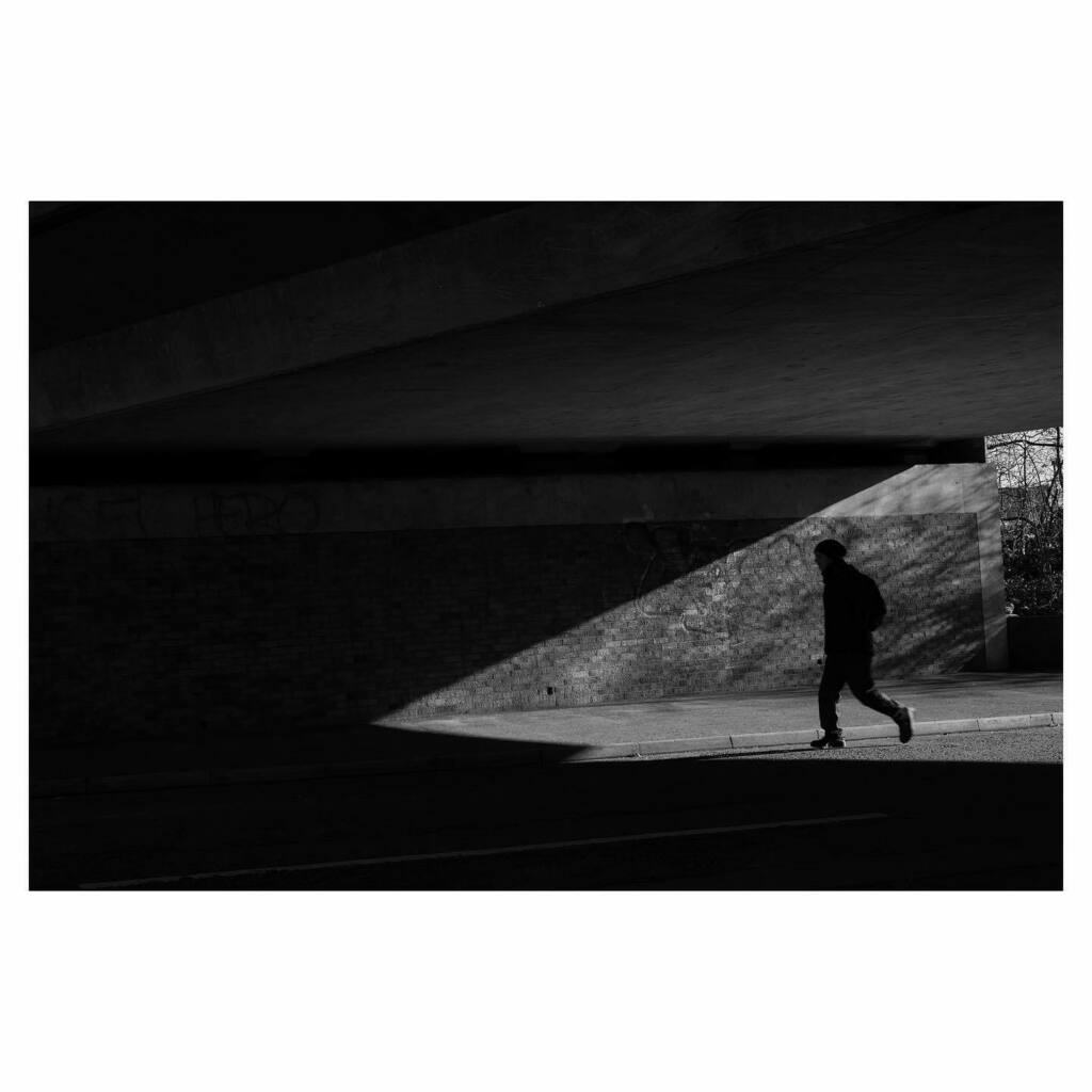 simpletea's tweet photo. Under the Bridge | Fujifilm XE1 &amp; 23mm f2 | monochrome jpeg film sim recipe from @fujixweekly #fujifilm #streetphotography #blackandwhitephotography https://t.co/wzXbyzqFeL https://t.co/OumCqIysMi