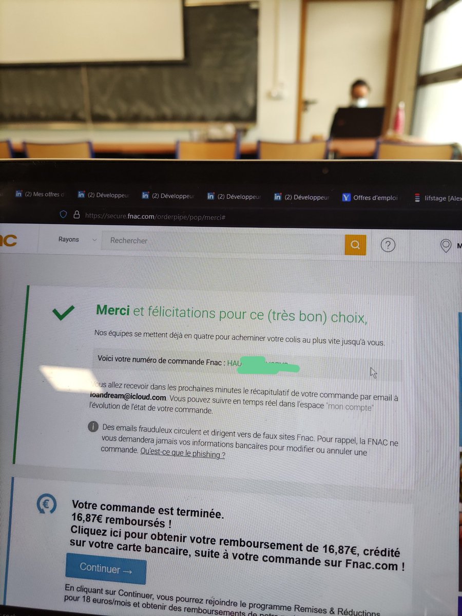 LoanMcFly's tweet photo. @Dealabs Incroyable après 3 mois de galère pour l'avoir 😄 merci @Dealabs #PS5 https://t.co/kjCectf5cG