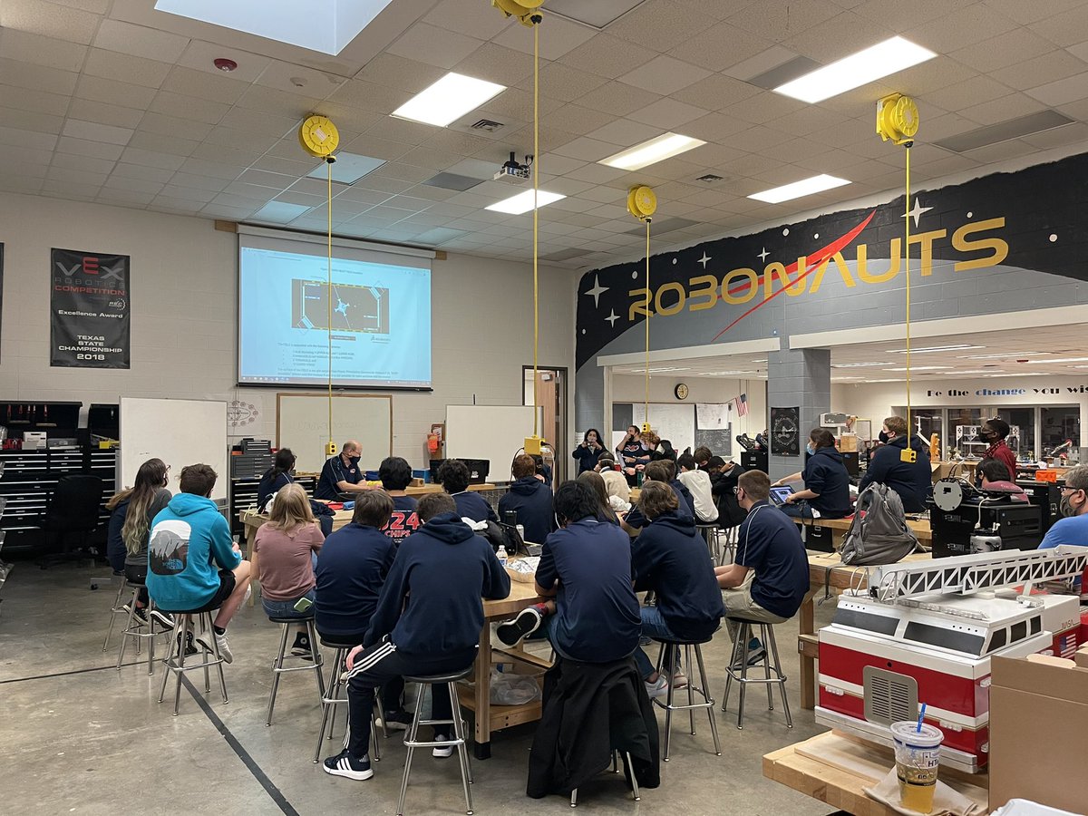 Chips_324's tweet photo. At KickOff day, we went to our local KickOff at the LSC, then came back to our meeting location (CBHS) and started strategizing and dividing subsystems! https://t.co/5RfAHkoUCi