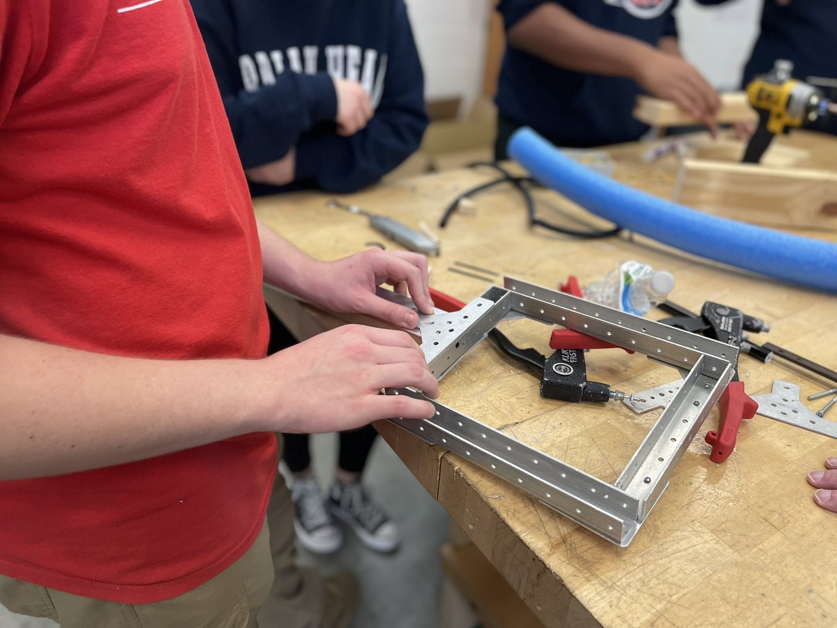 Chips_324's tweet photo. We have been putting together our prototypes and plan to create an awesome robot thanks to the help of our mentors and the effort of students continuously working hard despite the short period of building time! #FIRSTFORWARD https://t.co/NhT6lkraqF