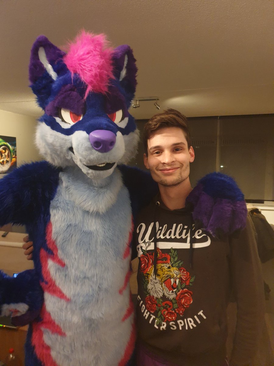 I recently had the urge to stuff my two roommates <a href="/AJellyHusky/">Jelly :3</a> and Bas vd Wiel In my suit. And my non furry roommate got a bit to into his role hahha.