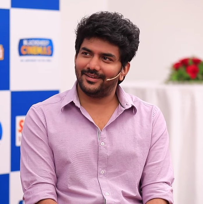 KavinFansTeam's tweet photo. Exact reaction of every Kavinians ,whenever the talks of Kavin's movie update going around.

#Oorkuruvi #Kavin #AkashVaani https://t.co/Qfh0JII8xm