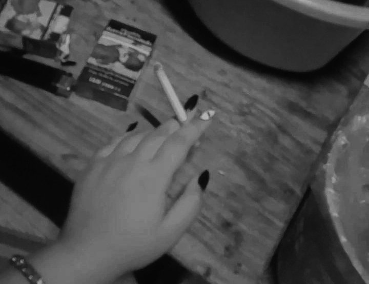 ดับความสัมพันธ์เหมือนบุหรี่มวนนึง