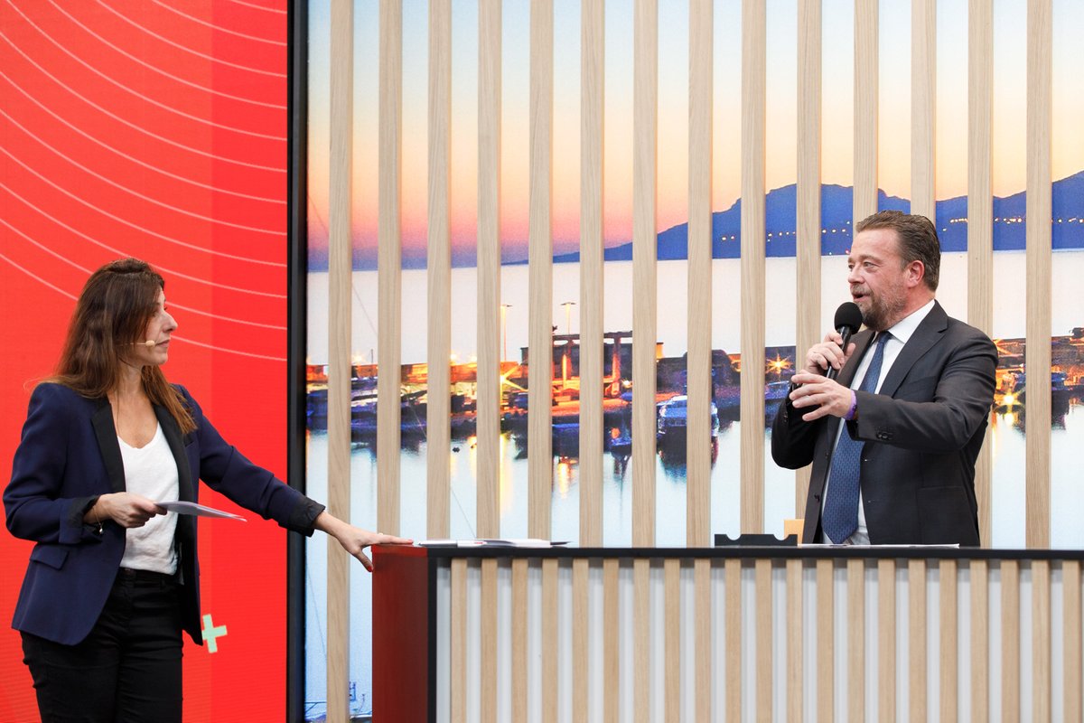 CannesPalais's tweet photo. 🔴 Aujourd'hui au Palais des Festivals et des Congrès de #Cannes, le live de la Caisse d'Epargne Côte d'Azur, qui a réuni - en digital - ses collaborateurs et administrateurs au Hi5 studio ! #CECAZ https://t.co/65u0TmEWYT