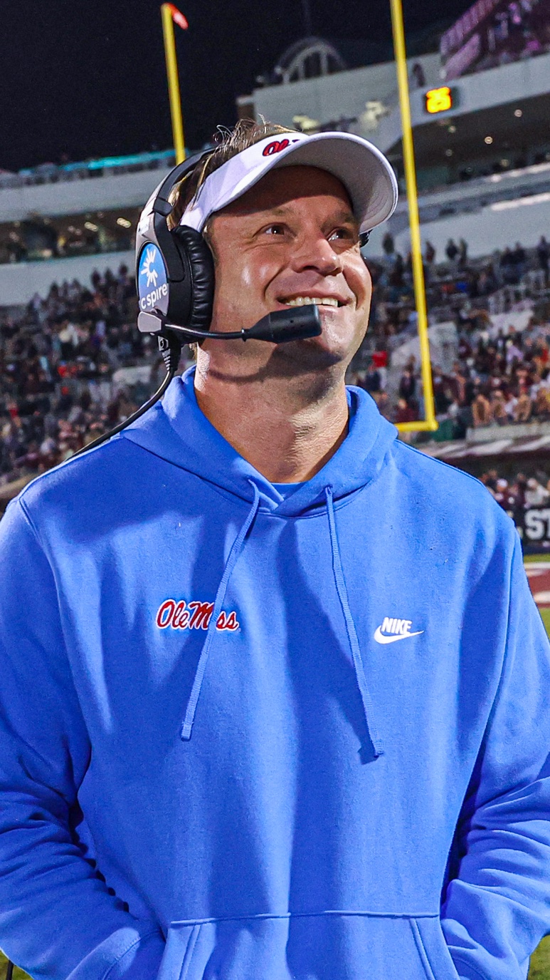 Ole miss nike clearance hoodie