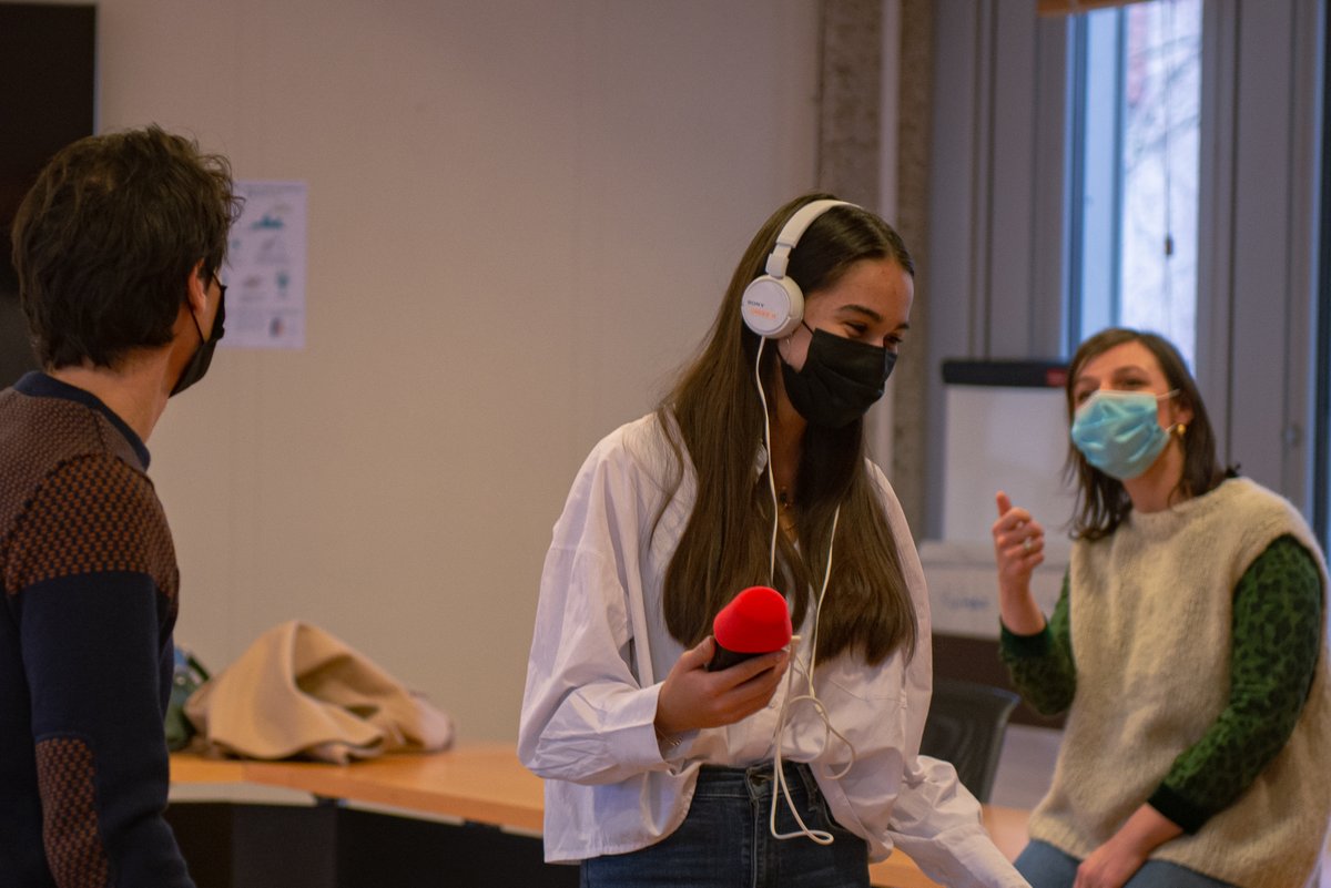 Doubscd25's tweet photo. 1/2
Les jeunes élus du #Conseildépartementaldesjeunes du bassin de Besançon se sont réunis hier au Département pour leur projet de mandat : réaliser des #podcasts, avec @RadioCampusBesa, sur les risques liés au #numérique, en particulier sur le #cyberharcèlement et le #webbashing https://t.co/MDvC2PlWXI