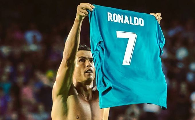 ¡¡¡QUIERO QUE LO GRITEMOS BIEN ALTO!!!

¿Sabéis cuántos días faltan para el #fifaisover?

⚪ UFL LIVE EVENT 27.01.2022