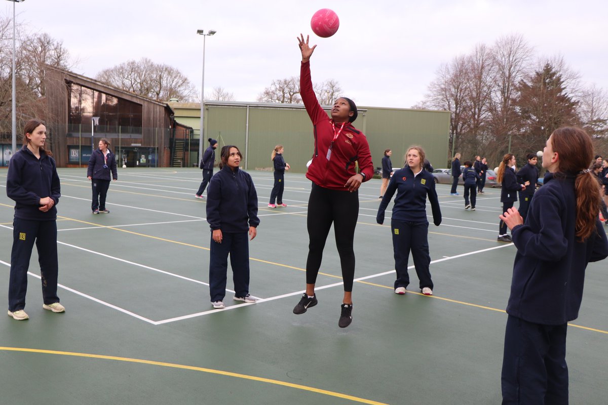 We are delighted to welcome @R_Quashie_ to Benenden today 😃 Our students are having a great time in their @BenendenActive coaching session with the @EnglandNetball and @SaracensMavs pro 🏐