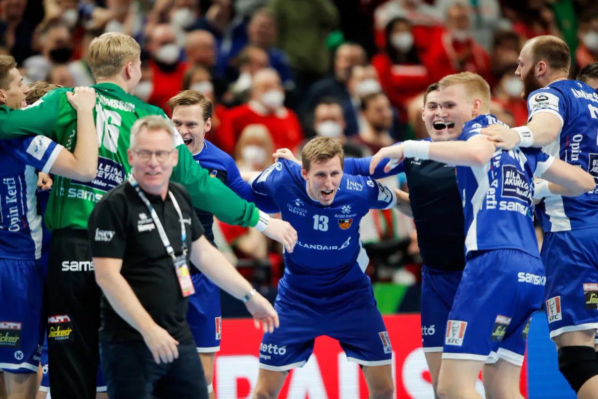 Vilt þú eiga möguleika á því að vinna 1.000.000kr inneign á Coolbet?🤯

🇮🇸 vs 🇩🇰 klukkan 19:30!

Við ætlum að reyna að snúa upp á veiruna á þessum erfiðu tímum!

Ef að Ísland sigrar drögum við út einn heppinn fylgjenda sem like-ar tweetið sem fær 1.000.000kr inneign á Coolbet🤝