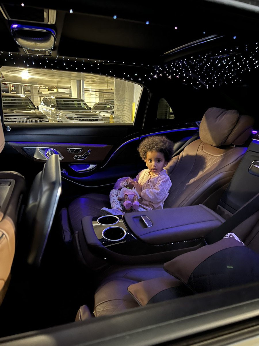 IAMSAFAREE's tweet photo. Bought a maybach so my kids have extra legroom. It’s so fly to me that she gets in and says “Stars Stars” .. that is fly af !! What a 2 yr old know about stars ? 🤣🙏🏾 https://t.co/4U7EK2qMSD