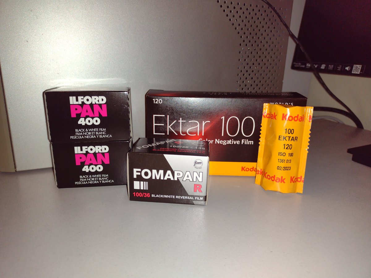 master_dos's tweet photo. Поступила в продажу фотопленка:

ILFORD PAN 400x36
KODAK EKTAR 100 тип 120
FOMAPAN R 100x36 черно-белая слайдовая

Поступили в ограниченном количестве щипцы для удаления капель с пленок (влагосъемники)

Цны на нашем сайте https://t.co/BHHpmOw1dM https://t.co/ayuZIzonUp