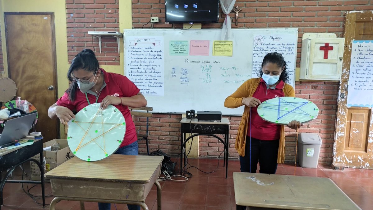 Fabretto's tweet image. Have you imagined the ways #LearningMath would have been fun for you?

As part of the Chispa Project of @FundacionUnoni, our teachers in Estelí had the first training in new strategies to promote learning dynamically in a way that both the teachers and the children enjoy! 🤸🧮