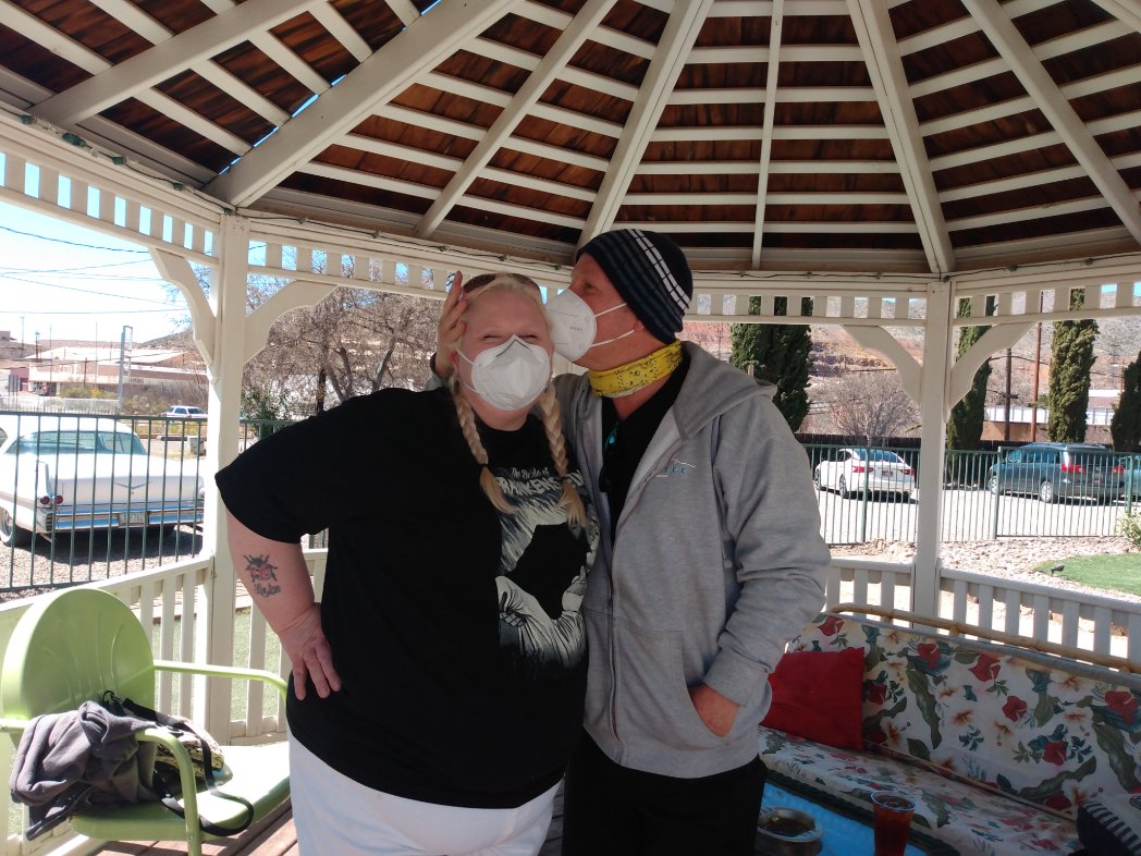 realTomKonopka's tweet photo. @kristinelevine Hi cutie! Have fun on the @KelpNate Podathon! Let's have lunch at Dot's Diner in the #shadydell again soon! Love you Mamu! https://t.co/X3dCbIulvw