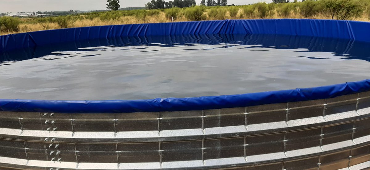 PlanAgro's tweet photo. La @SocRuralDurazno viene realizando la instalación de infraestructura (#agua en la parcela y #subdivisiones) para llevar a la práctica el proyecto de producción sustentable mediante #PastoreoRacional en Predio demostrativo Santa Bernardina. Una experiencia para ser compartida. https://t.co/bSlAZchB4x